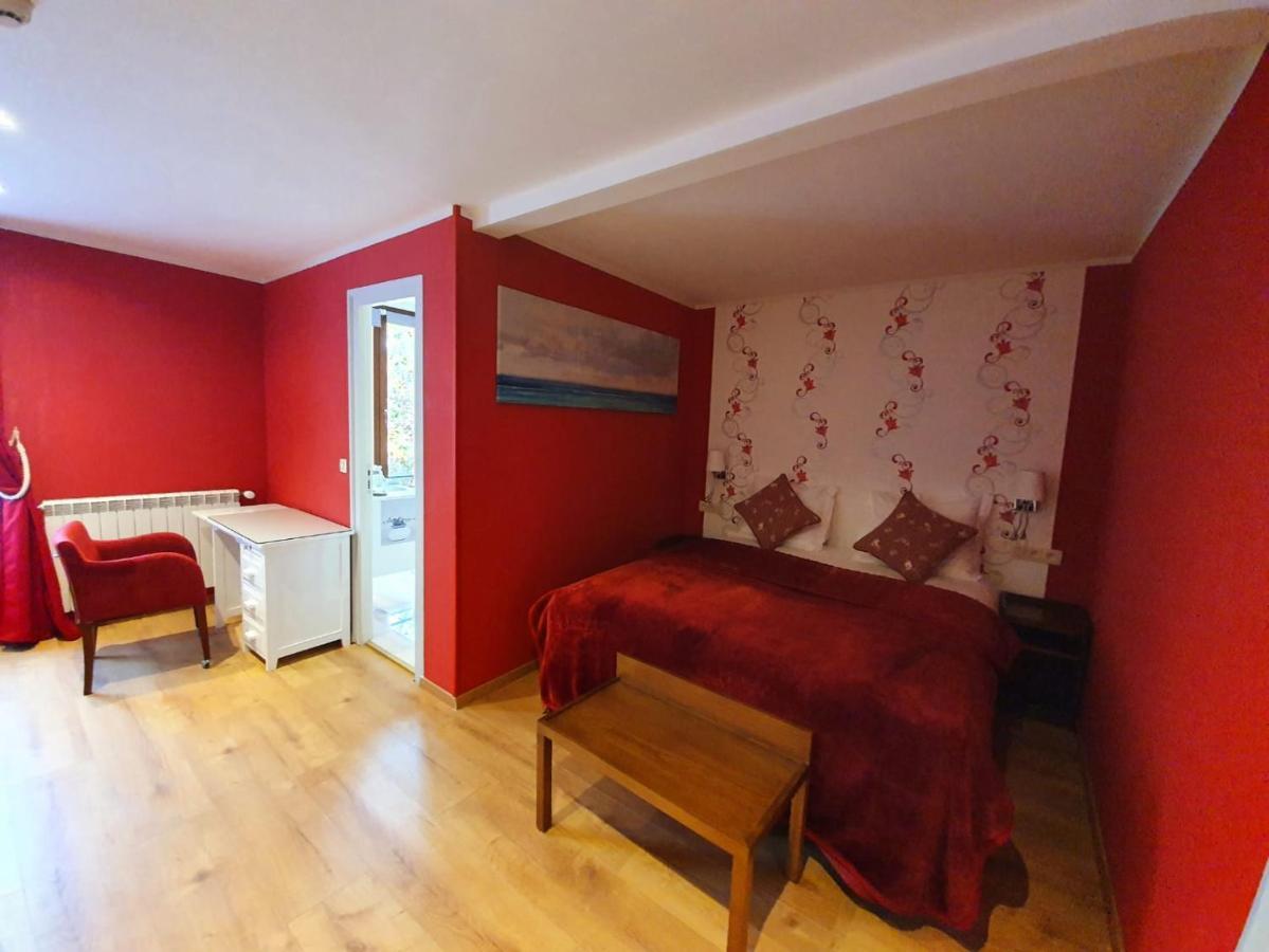 Hotel Croix Blanche de Sologne à Chaumont-sur-Tharonne Extérieur photo