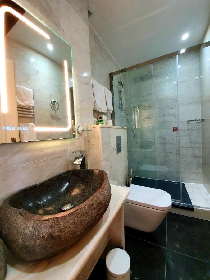 Hotel Croix Blanche de Sologne à Chaumont-sur-Tharonne Extérieur photo