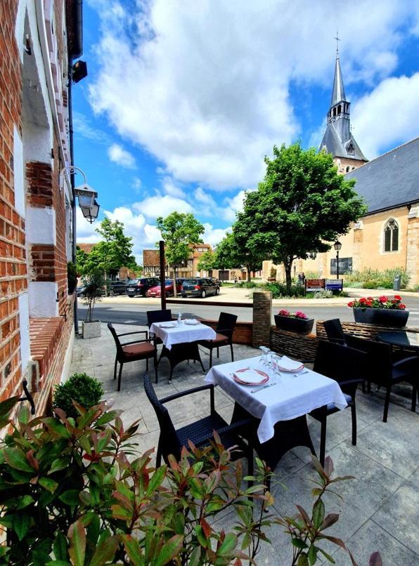 Hotel Croix Blanche de Sologne à Chaumont-sur-Tharonne Extérieur photo